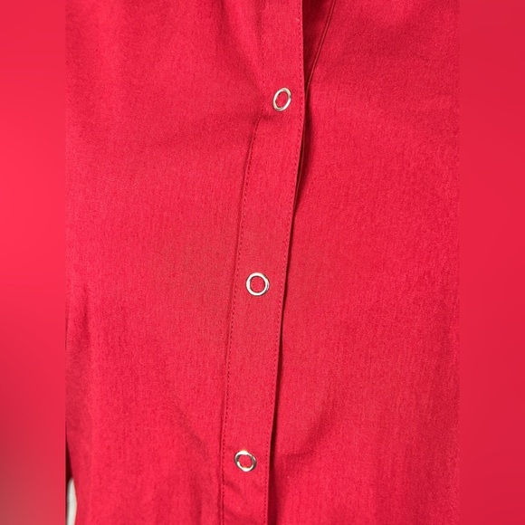 Studio London woman’s red button down 3/4 sleeve top size small - Picture 3 of 7